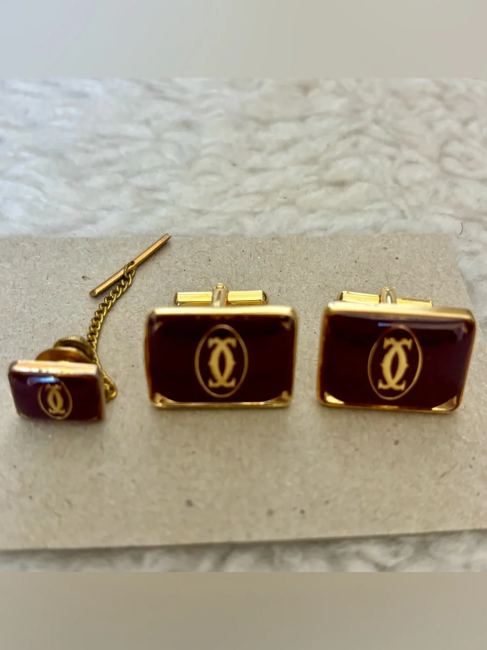 Cartier 2C Bordeaux Gold Set of  Tie pin & Cufflinks 1” x .75”